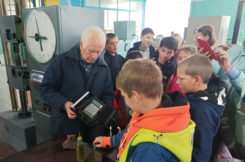 Завершающий этап профориентационной Всероссийской акции «Неделя без турникетов» для школьников и студентов прошел в Луганской Народной Республике