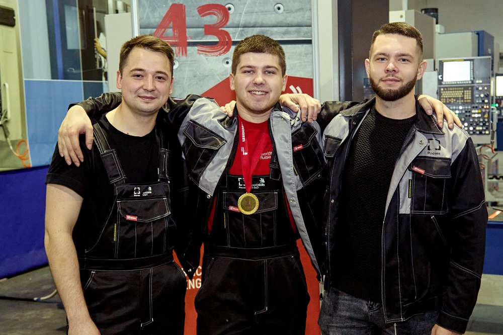 «Золото» WorldSkills Hi-Tech-2021 – у сотрудника Ковровского электромеханического завода